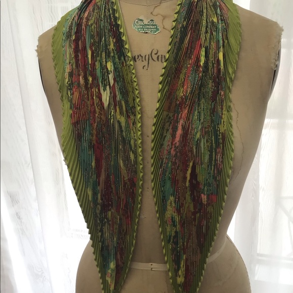 Hermès Plisse Pleated Scarf + Boxed Scarf Rings A+ - Picture 4 of 14